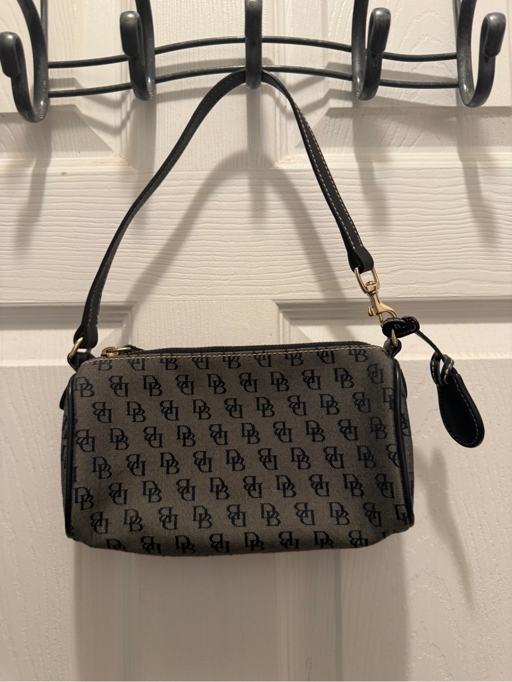 Dooney & Bourke mini monogram bag - Picture 2 of 6